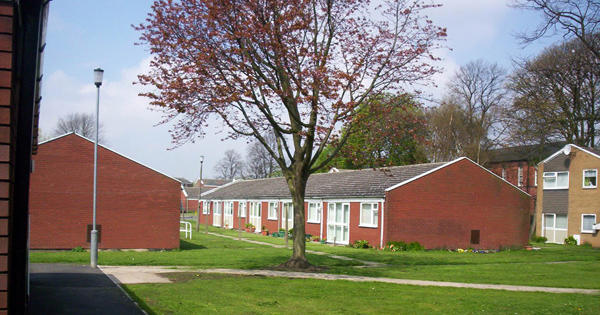 Queens Avenue Bungalows Exterior 600X324