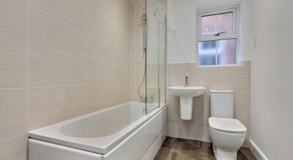 Image showing the bathroom at 22 Woffinden Rise, Beverley.
