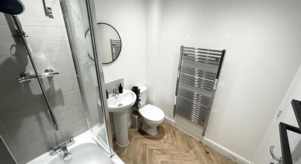 Image showing the bathroom at 21 Aspen Court, Normanton.