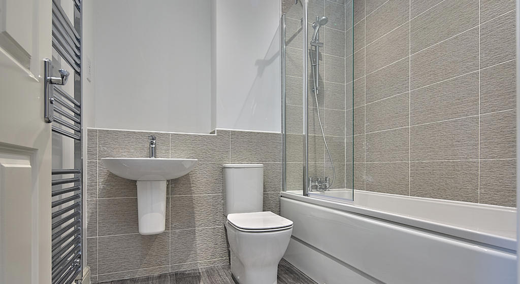 Image of a bathroom at Old Millers Rise, Leven.