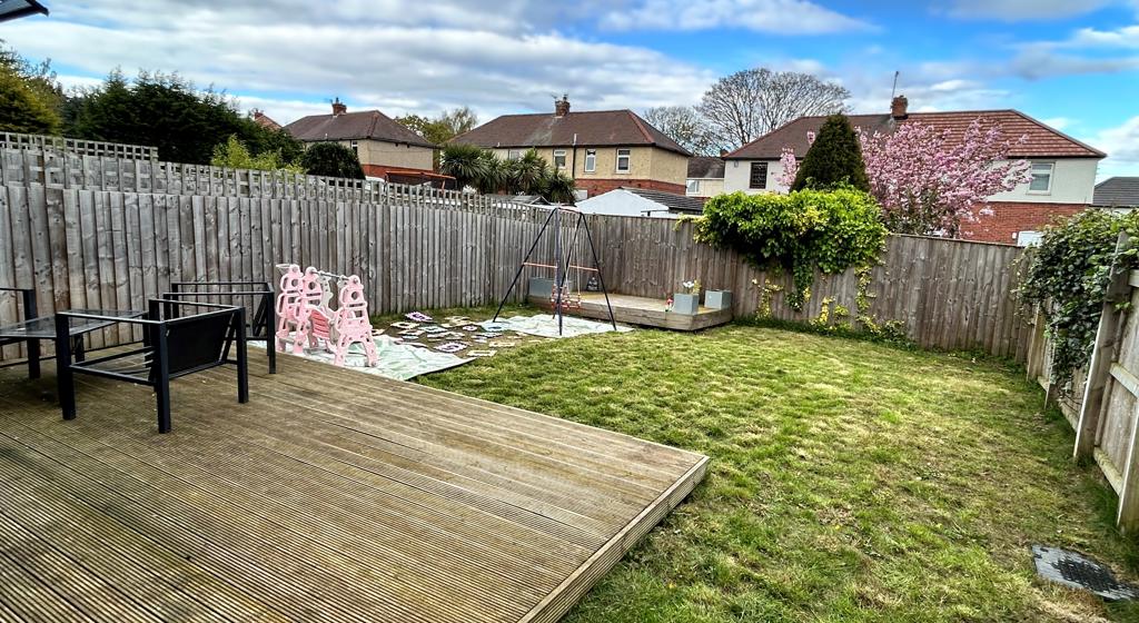 Image showing the rear garden at Milton Road, Wakefield.