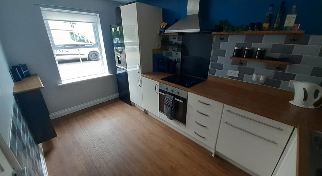 Image showing the kitchen at 8 Field Gate Close, Wakefield.