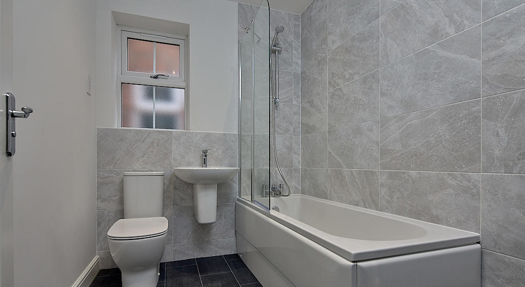 Image showing the bathroom at 21 Woffinden Rise, Beverley.